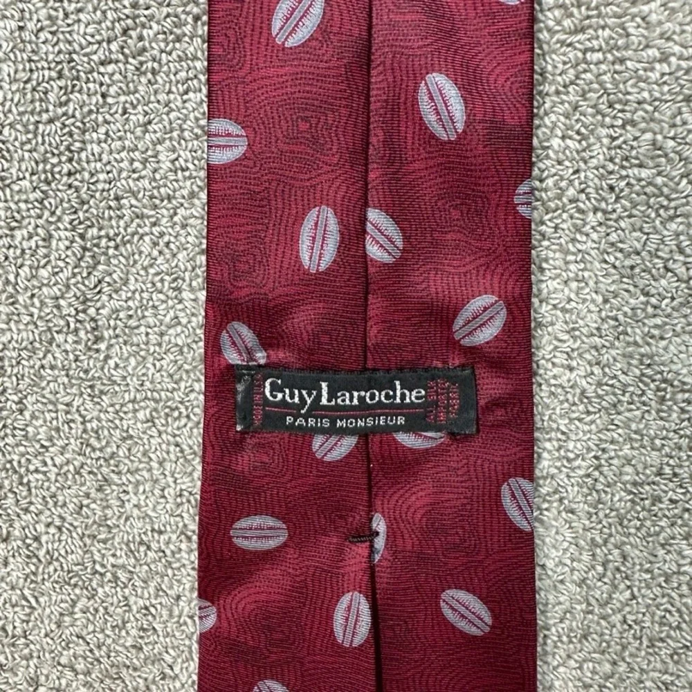 Guy Laroche Paris Monsieur Silk Tie Burgundy Red Silver Oval Pattern Mens Tie